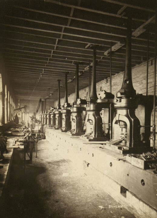 10 prensas da SOHO em operação no salão de cunhagem da Haton's Mint em 1862 (data e local provável)