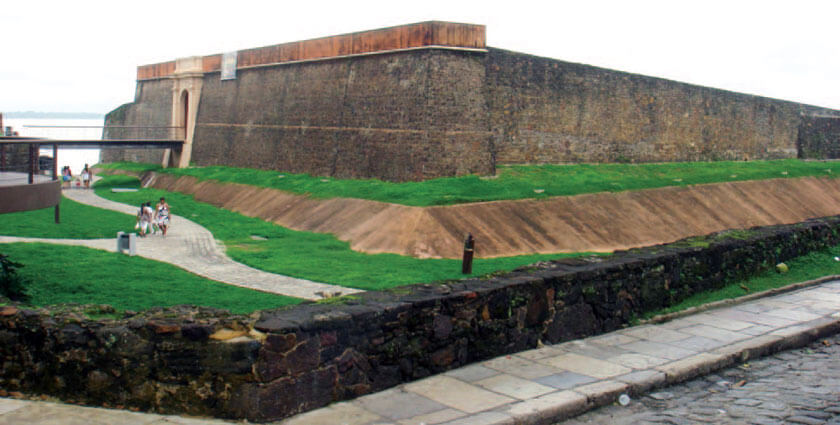 Forte do Presépio, fundado em princípio de janeiro de 1616, foi o principal baluarte das forças legalistas e o palco das mais encarniças lutas cabanas na tomada da cidade de Belém em 1835.