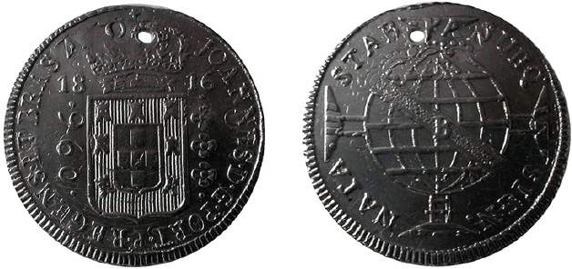 Moeda de 960 réis de 1819 da Bahia sobre Colunário da Guatemala (Acervo do Museu de Valores do Banco Central do Brasil)