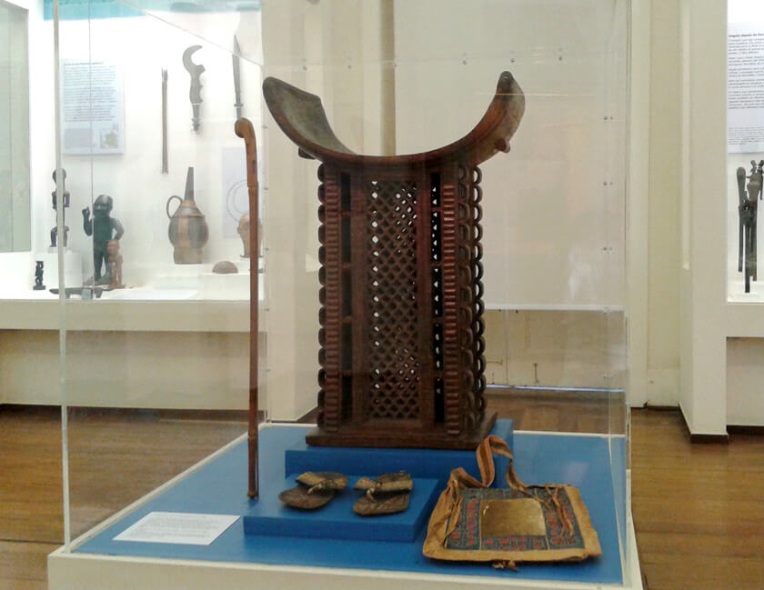 Item de acervo perdido no incêndio do Museu Nacional no Rio de Janeiro: trono de Adandozan, rei de Daomé (atual Benin)