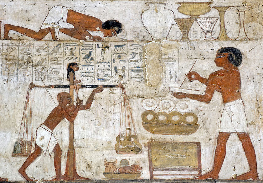 Pintura na parede do túmulo de Rekhmire em Luxor representando a pesagem e registro de ouro e prata - Foto Mick Palarczyk e Paul Smit