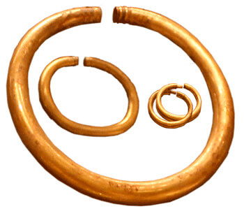 Anéis de ouro confeccionados pelos fenícios